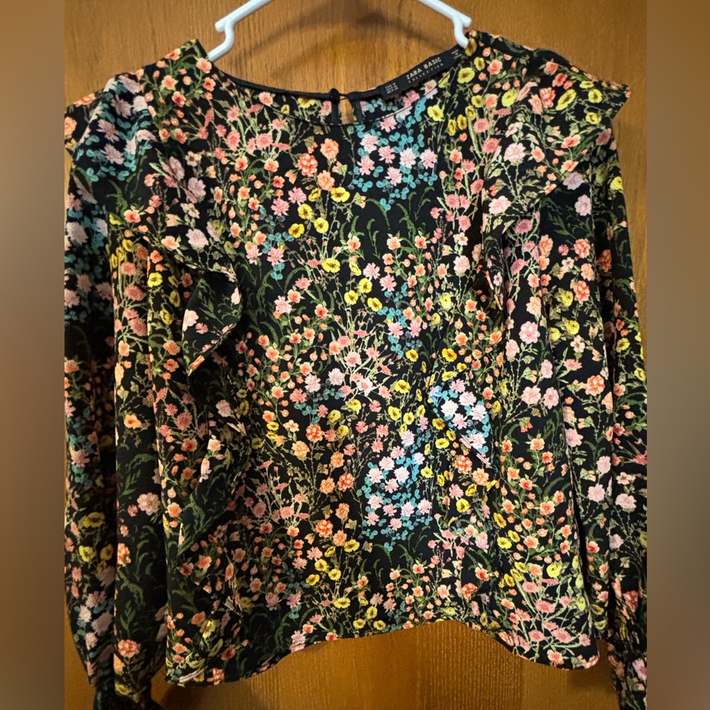 Zara Basic Collection floral blouse size Med Ruffle Cropped EUC
